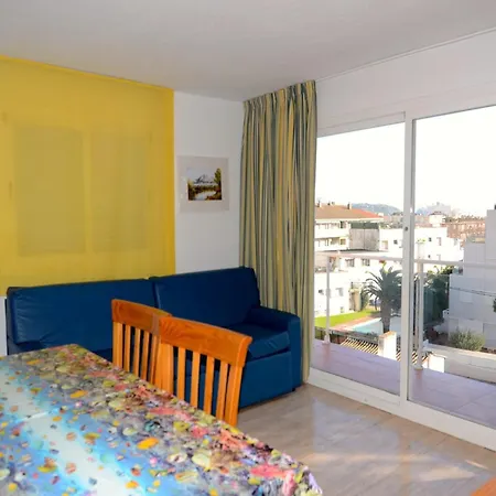 In Estartit With Shared Pool *