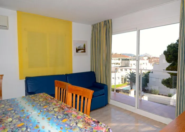 In Estartit With Shared Pool *